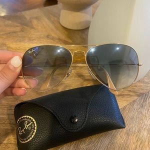 Aviator ray bans!
